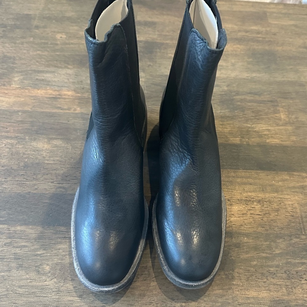 Free People Essential Chelsea Boot Metallic Black Size 39.5 - Picture 4 of 6